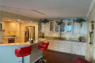 7100 Sunshine Skyway Ln S, Saint Petersburg, FL 33711 - Photo 16