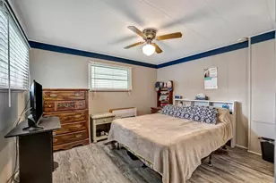 122 E St Annes Cir, Apollo Beach, FL 33572 - Photo 6