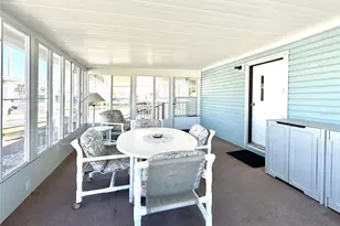 126 W St Johns Wy, Apollo Beach, FL 33572 - Photo 20