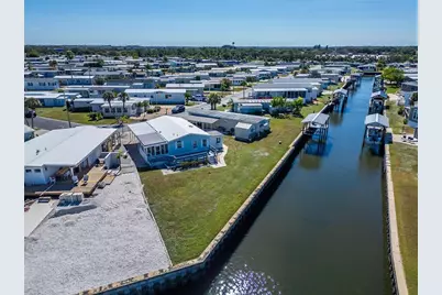 126 W Saint Johns Way, Apollo Beach, FL 33572 - Photo 2