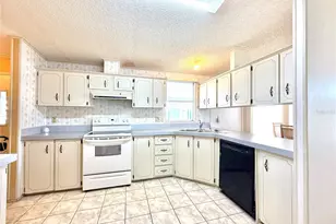 126 W St Johns Wy, Apollo Beach, FL 33572 - Photo 8