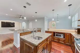 1110 Highland St S, Saint Petersburg, FL 33701 - Photo 14