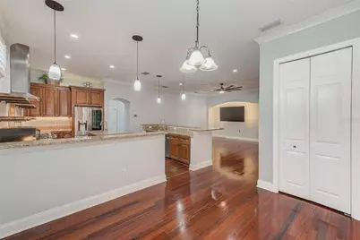 1110 Highland Street S, Saint Petersburg, FL 33701 - Photo 8