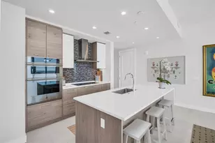 301 1st St S, Saint Petersburg, FL 33701 - Photo 16
