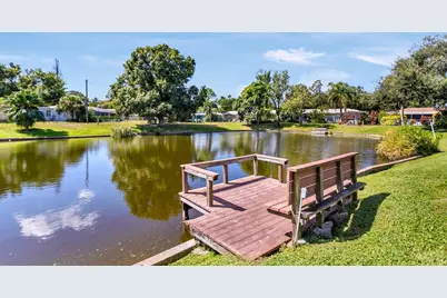 4864 Lake Charles Drive N, Kenneth City, FL 33709 - Photo 4