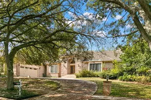 3498 Shoreline Cir, Palm Harbor, FL 34684 - Photo 2