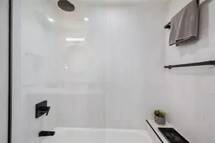 100 Bluff View Dr, Belleair Bluffs, FL 33770 - Photo 14