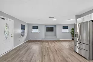 6220 W Thorpe St, Tampa, FL 33611 - Photo 10