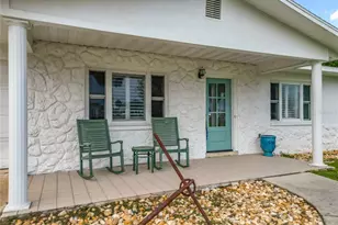 2176 N Watersedge Dr, Crystal River, FL 34429 - Photo 4