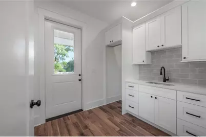 810 E Frierson Avenue, Tampa, FL 33603 - Photo 18