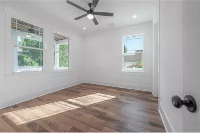 810 E Frierson Avenue, Tampa, FL 33603 - Photo 20