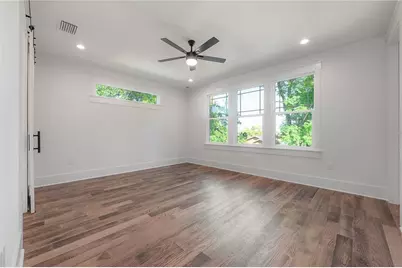 810 E Frierson Avenue, Tampa, FL 33603 - Photo 32