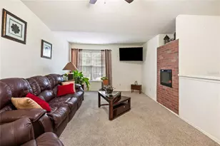 36106 Lake Chase Blvd, Zephyrhills, FL 33541 - Photo 8