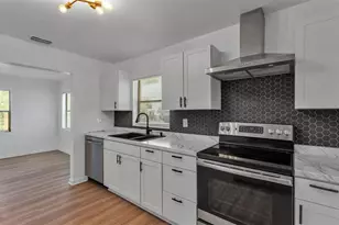 1458 Powhatan Ct, Lakeland, FL 33805 - Photo 6
