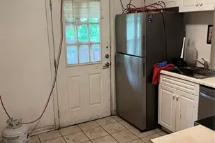 12403 Oak Cedar Pl, Tampa, FL 33612 - Photo 4