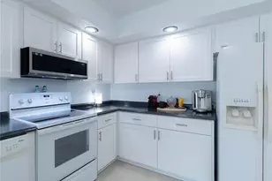 2101 Sunset Point Rd, Clearwater, FL 33765 - Photo 18