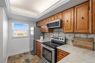 719 Pinellas Bayway S, Saint Petersburg, FL 33715 - Photo 4