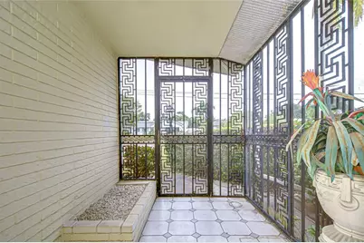 6747 28th Street S, Saint Petersburg, FL 33712 - Photo 6