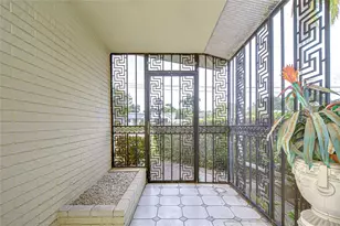 6747 28th St S, Saint Petersburg, FL 33712 - Photo 6