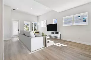 7267 Kodiak Ln, Sarasota, FL 34240 - Photo 12