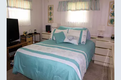 69 Thatch Palm Street E, Largo, FL 33770 - Photo 10