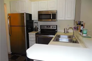 4107 Chatham Oak Ct, Tampa, FL 33624 - Photo 6