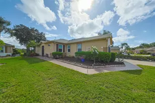2049 Acadia Greens Dr, Sun City Center, FL 33573 - Photo 2