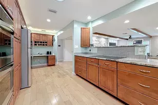 8693 15th St N, Saint Petersburg, FL 33702 - Photo 36