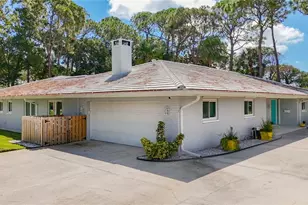 8693 15th St N, Saint Petersburg, FL 33702 - Photo 10