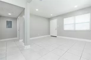 5211 E 17th, Tampa, FL 33619 - Photo 8