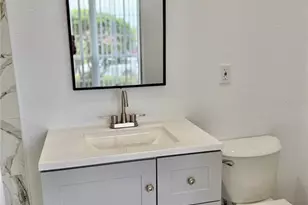 2130 Saxon Ln, Lakeland, FL 33810 - Photo 18