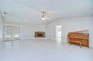 12442 Green Oak Ln, Dade City, FL 33525 - Photo 8