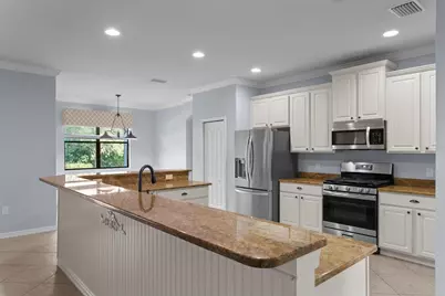 7911 Hampton Lake Drive, Tampa, FL 33647 - Photo 10