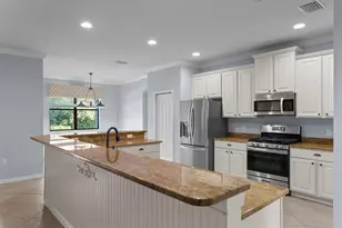 7911 Hampton Lake Dr, Tampa, FL 33647 - Photo 10