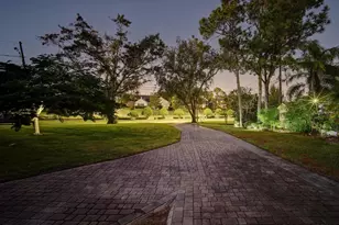 1720 Richard Ervin Pkwy, Tarpon Springs, FL 34688 - Photo 56