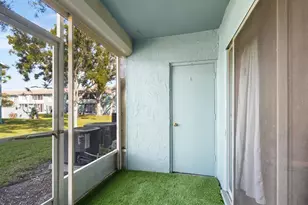 11400 3rd St N, Saint Petersburg, FL 33716 - Photo 18