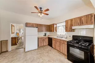 632 Cross St, Tarpon Springs, FL 34689 - Photo 10