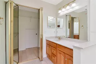 10417 St Tropez Pl, Tampa, FL 33615 - Photo 8