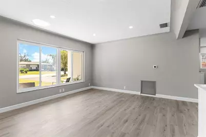 801 63rd Avenue S, Saint Petersburg, FL 33705 - Photo 6