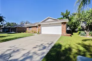 6549 Foxmoor Dr, Zephyrhills, FL 33542 - Photo 28