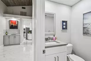 14603 Village Glen Cir, Tampa, FL 33618 - Photo 52
