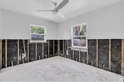 4811 Del Rio Way S, Gulfport, FL 33711 - Photo 16