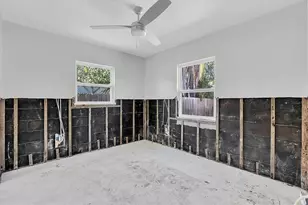 4811 Del Rio Way S, Gulfport, FL 33711 - Photo 16