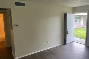 2409 13th St W, Bradenton, FL 34205 - Photo 2