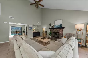 1916 River Crossing Dr, Valrico, FL 33596 - Photo 4