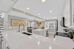 160 Marina Del Rey Ct, Clearwater Beach, FL 33767 - Photo 4