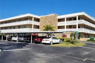 4915 Bay Street NE, Saint Petersburg, FL 33703 - Photo 1