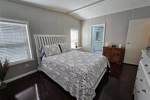 106 Dolphin Dr E, Oldsmar, FL 34677 - Photo 14