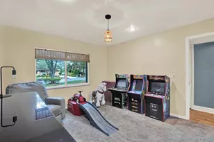 11724 Phoenix Cir, Tampa, FL 33618 - Photo 36