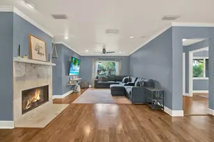 11724 Phoenix Cir, Tampa, FL 33618 - Photo 10